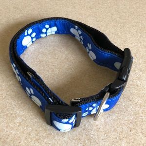 NWOT woven paw print dog collar